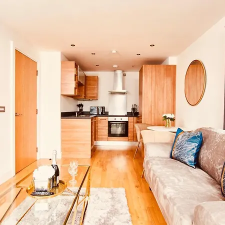 Apartament Deluxe Centre Free Parking River View Balcony Leeds (West Yorkshire)