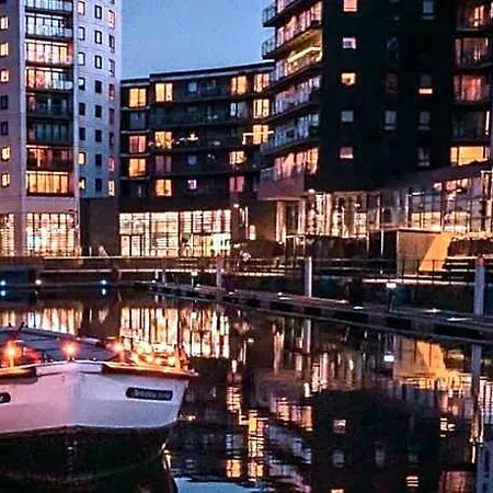Апартаменты Deluxe Centre Free Parking River View Balcony *