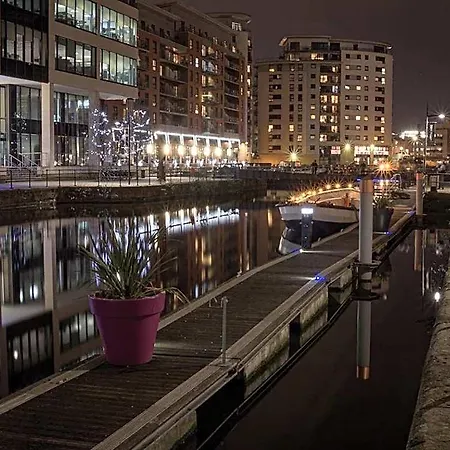 Апартаменты Deluxe Centre Free Parking River View Balcony