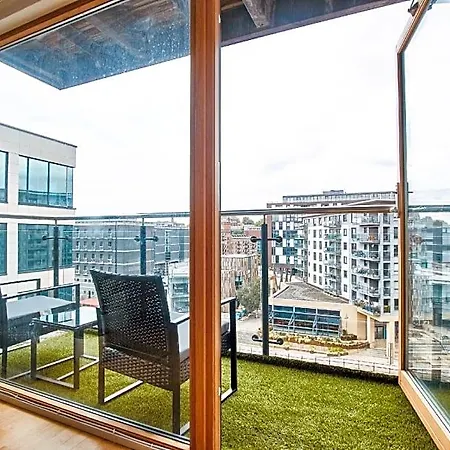 Deluxe Centre Free Parking River View Balcony *