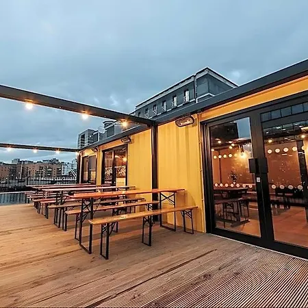 Deluxe Centre Free Parking River View Balcony Лидс