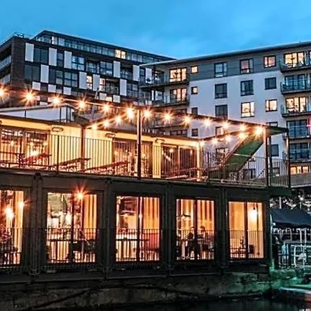 Апартаменты Deluxe Centre Free Parking River View Balcony