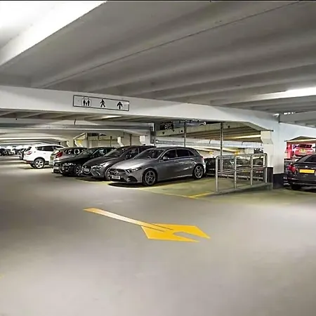 Deluxe Centre Free Parking River View Balcony Апартаменты