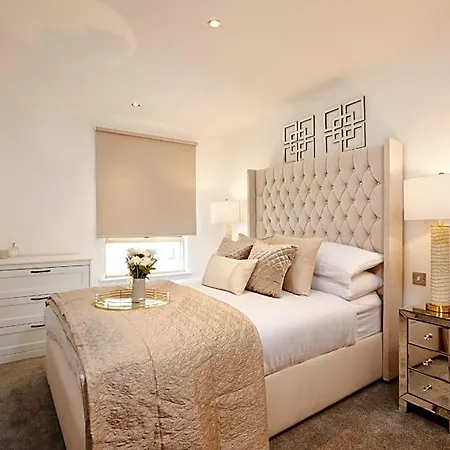 Deluxe Centre Free Parking River View Balcony Апартаменты