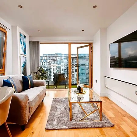 Deluxe Centre Free Parking River View Balcony *