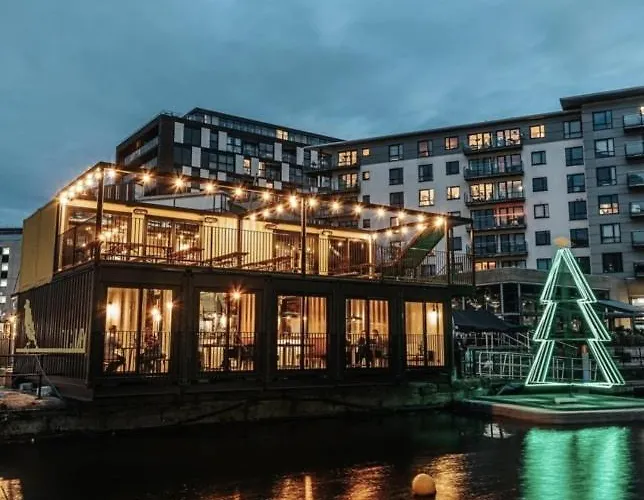 Apartment Deluxe Centre Free Parking River View Balcony Leeds (West Yorkshire)