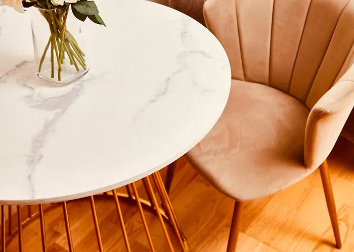 Apartment Deluxe Centre Free Parking River View Balcony