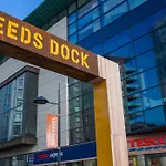 Deluxe Centre Free Parking River View Balcony * Leeds (West Yorkshire)