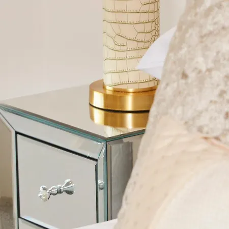 Deluxe Centre Free Parking River View Balcony *