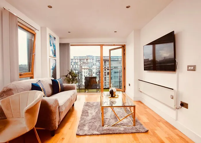 Deluxe Centre Free Parking River View Balcony Appartamento *