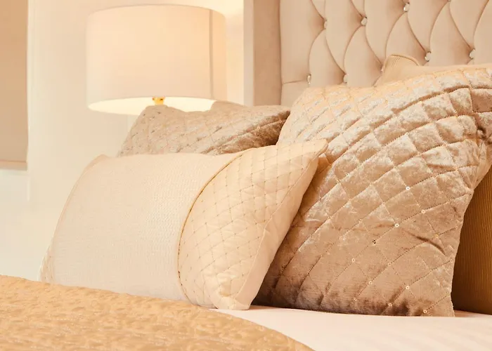 Deluxe Centre Free Parking River View Balcony Appartamento