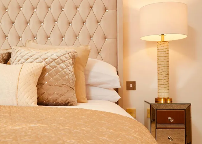 Deluxe Centre Free Parking River View Balcony Appartamento *