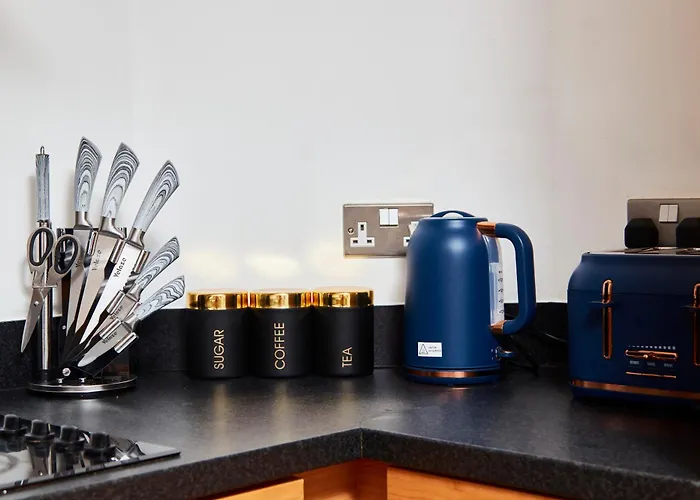 Deluxe Centre Free Parking River View Balcony * Leeds (West Yorkshire)